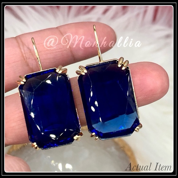 14K GOLD MEGA EMERALD CUT SIMULATED DARK BLUE TOPAZ CUSHION EARRINGS - Picture 3 of 5